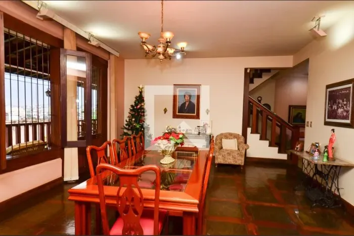 Casa à Venda - Santa Tereza, 5 Quartos, 263 m2