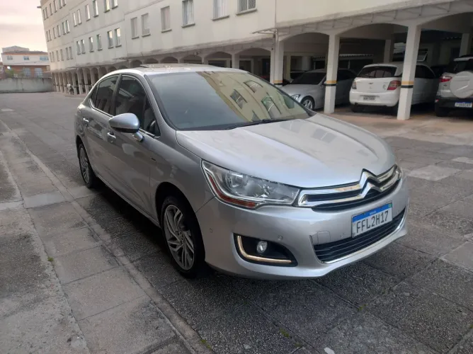 Citroen C4 Lounge Exclusive 1.6 Turbo 4P Aut. 2015