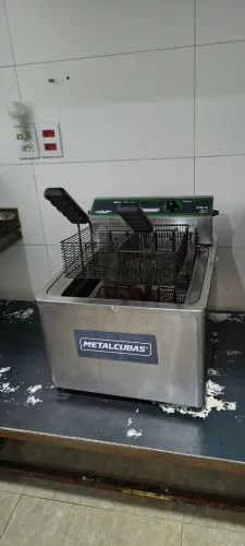 Fritadeira metalcubas com zona fria foe15m8000watts 220v aço inox