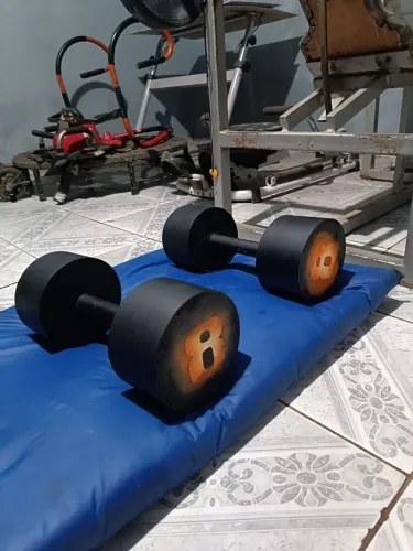 Vendo par de halteres novo 