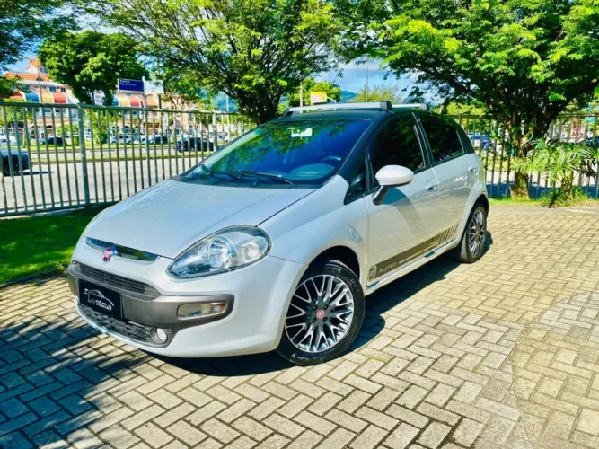 Fiat Punto Essence 1.6 Flex 16V 5P 2014