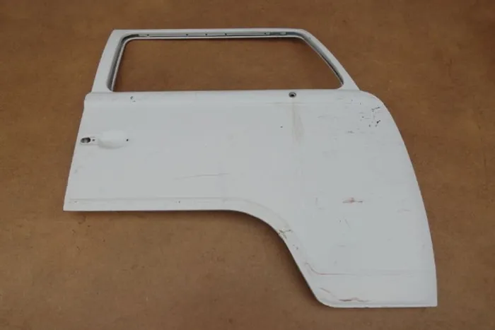 Porta Dianteira Direita Kombi Carat 1997 Em Diante Original Usada