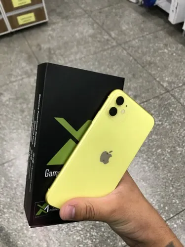 iPhone 11 amarelo na caixa com garantia / impecável 