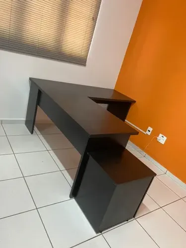 Mesa em L 2 partes preta****leia a dscrição****
