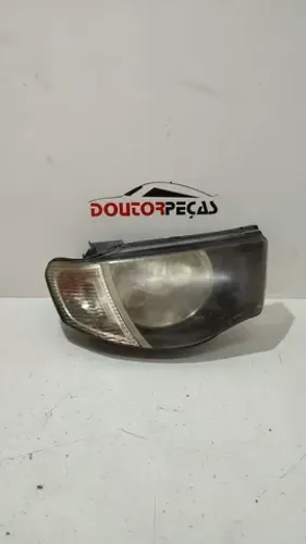 Farol lado direito L200 Triton 2012 com detalhes