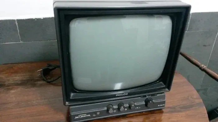 tv preto e branco