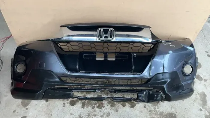 Para-choque Honda WRV 2018/2022 Com detalhe.