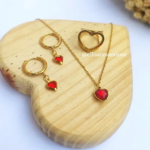 Colar e Brinco coração vermelho banhado a ouro