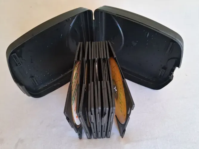 Porta CD para 12 midias 