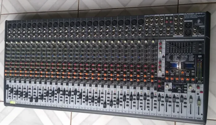 Mesa de som beringher 32 canais 