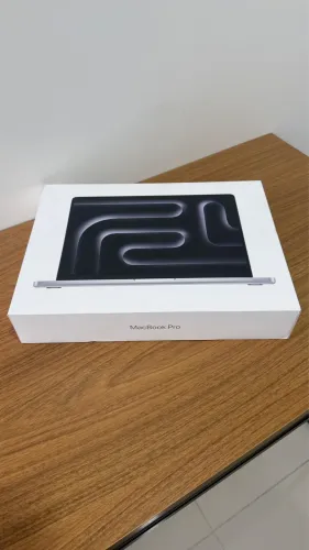 MacBook Pro M5 14" 1TB / 24gb RAM Silver Promoção!