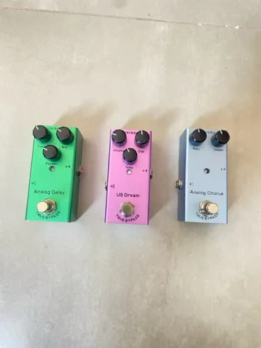 Pedais de efeito para guitarra 
