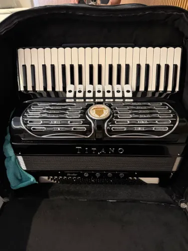 Acordeon Titano