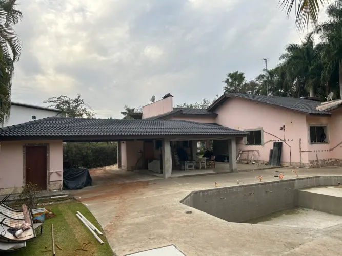 Milheiro Telhas recém pintadas com resina de alta qualidade