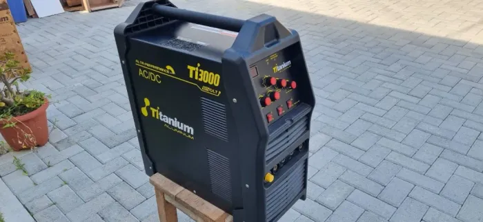 Maquina de solda TIG e acessórios.