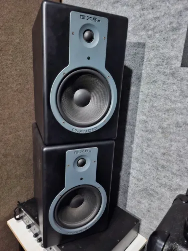 Monitores de Áudio M-Audio BX8a 140 watts Ambas Ativas 