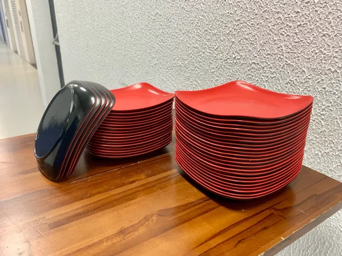 Pratos Quadrados 22 cm