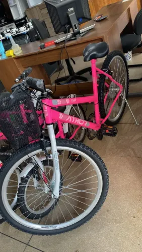 Bicicleta Rosa infantil com cestinha