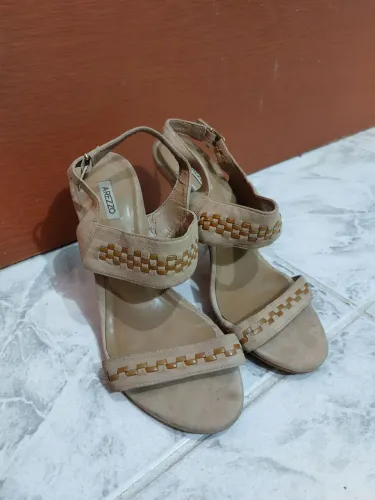 Sandalia Arezzo - Tamanho 37