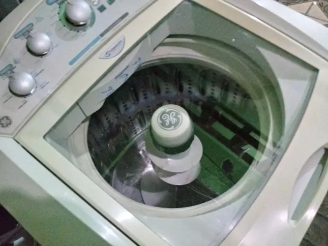 técnico em máquinas de lavar 