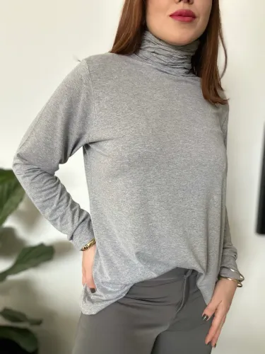 Blusa de Malha M/G Manga Longa e Gola Alta Cinza