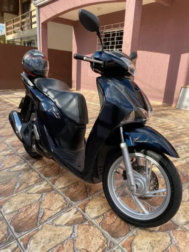 Honda SH 150i lindíssima. Estudo trocas.