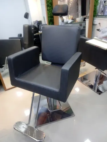 Conserto de cadeira hidráulica de salão e barbearia