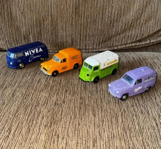 Carrinho Kit Com 4 Diversas Marcas - Corgi Original