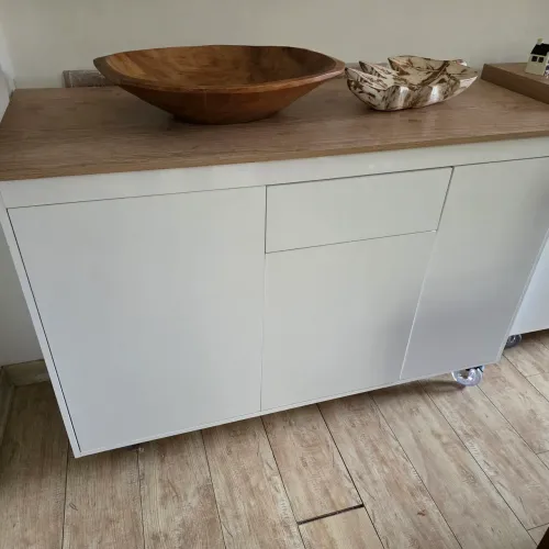 Móvel cômoda aparador sala ou quarto 3 portas 1 gaveta branco amadeirado 