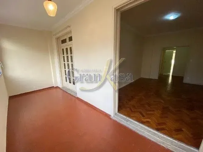 Apartamento com 159 M² , excelente localização, com vaga!