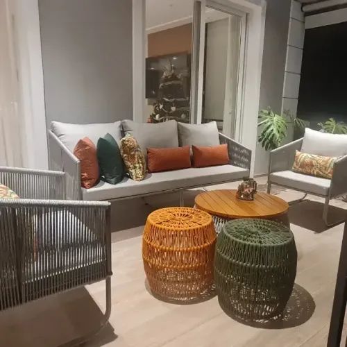 CONJUNTO SOFÁ + 2 POLTRONAS + 1 MESA DE CENTRO DE CORDA NÁUTICA