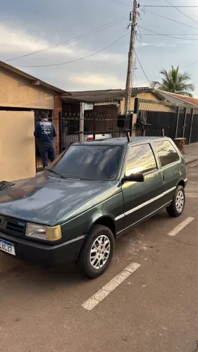 Vendo uno em ótimo estado carro bem conservado bancos novos penas novos ..