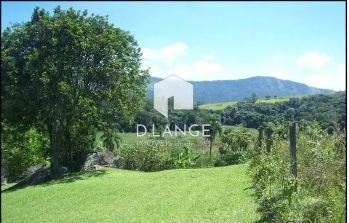 Sítio à venda em Santana de Parnaíba