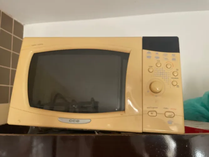 Micro-ondas CCE em ótimo estado
