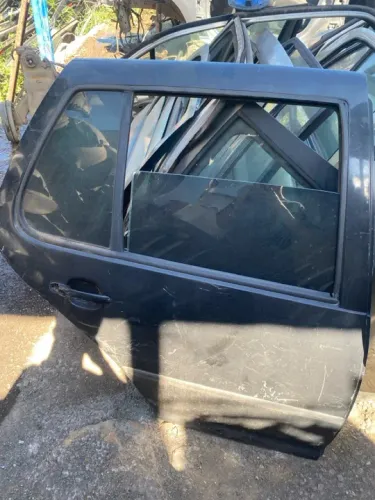 Porta Trazeira esquerda Golf sapao 