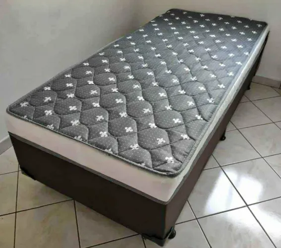 Cama solteiro com 7 cm uma selada de 28