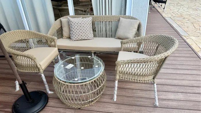 Conjunto de Sofá e Poltronas em tricô 3 pecas 3900,00 Área Externa