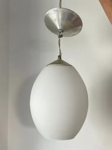 Luminária Pendente Oval em Vidro Branco