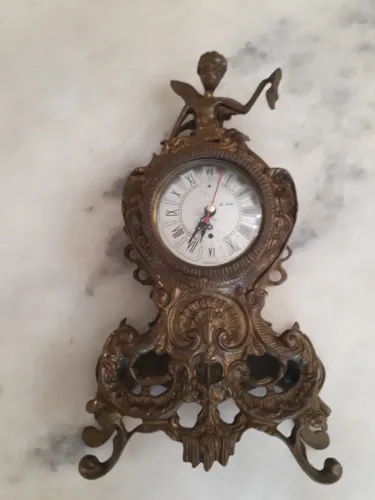 Relógio de mesa ou lareira em bronze Luiz XV