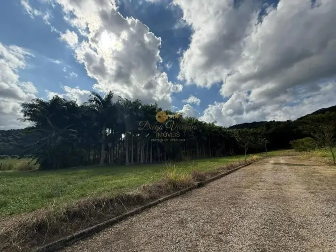 Terreno para Venda em Guapimirim, Cotia
