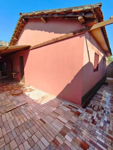 - CASA BÁSICA Á VENDA