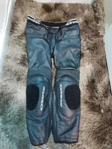 Calça alpinestars 56  Eur couro novíssima 