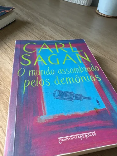 Livro Carl Sagan - O mundo assombrado pelos demônios 