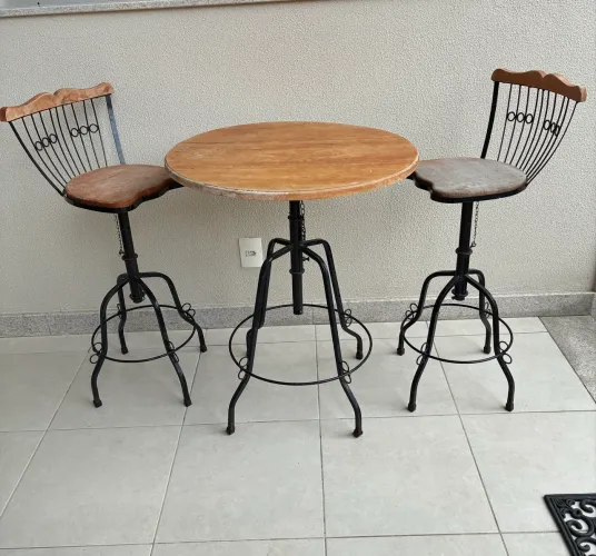 Jogo de mesa rústico 