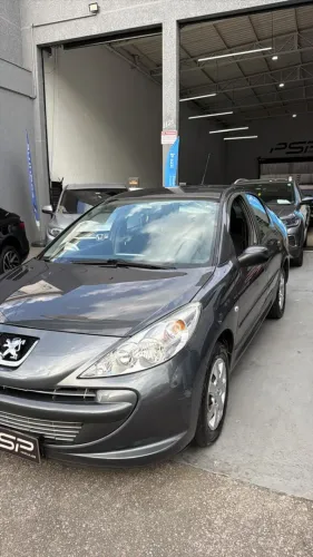 Peugeot 207 Sedan Passion XR 1.4 Flex 8V 4P 2012