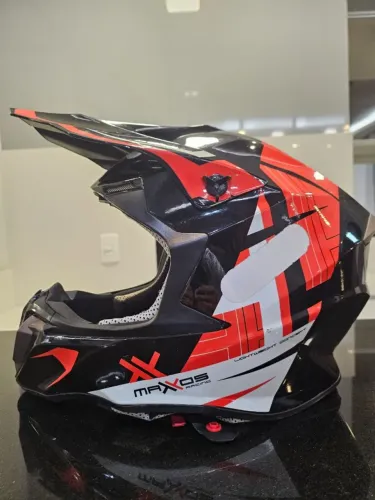Capacete Motocross Mattos Racing Combat tamanho 62