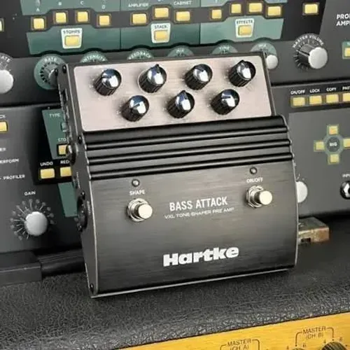 Pedal pre amp Hartke bass attack