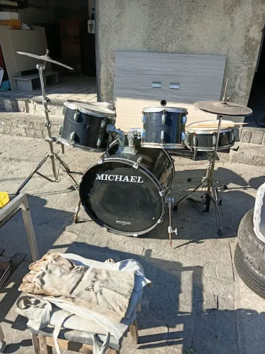 Instrumento bateria completa .