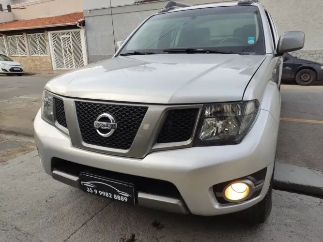 Nissan Frontier SV At.cd 4X4 2.5 TB Diesel Mec. 2015