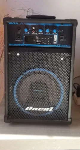 Caixa de som amplificada 